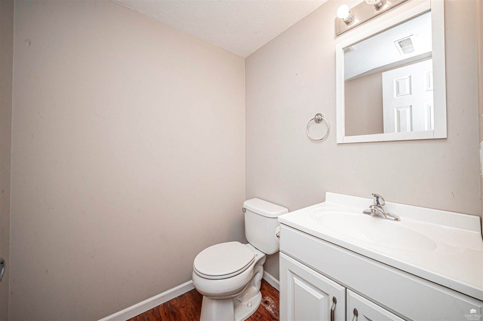 104 Sunset Drive, Junction City, KS 66441