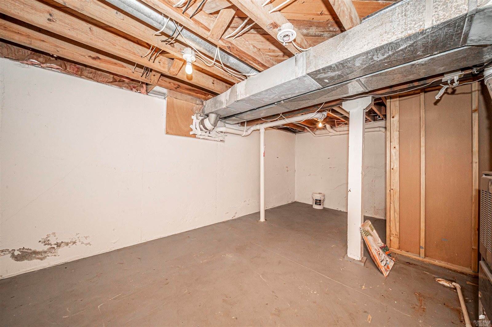 104 Sunset Drive, Junction City, KS 66441