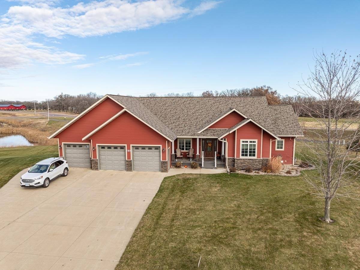 240 North Pond, Jackson, MN 56143