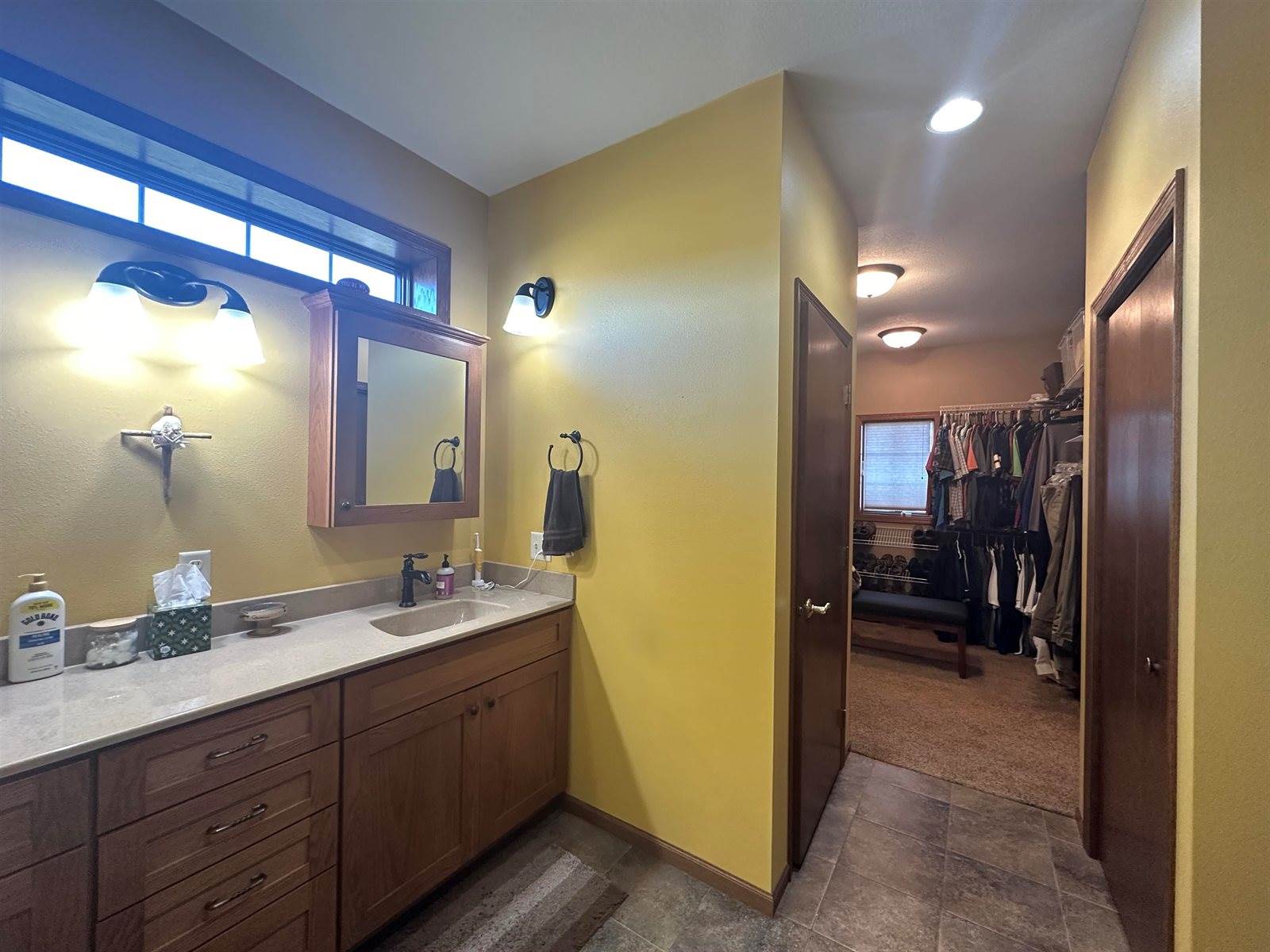 240 North Pond, Jackson, MN 56143