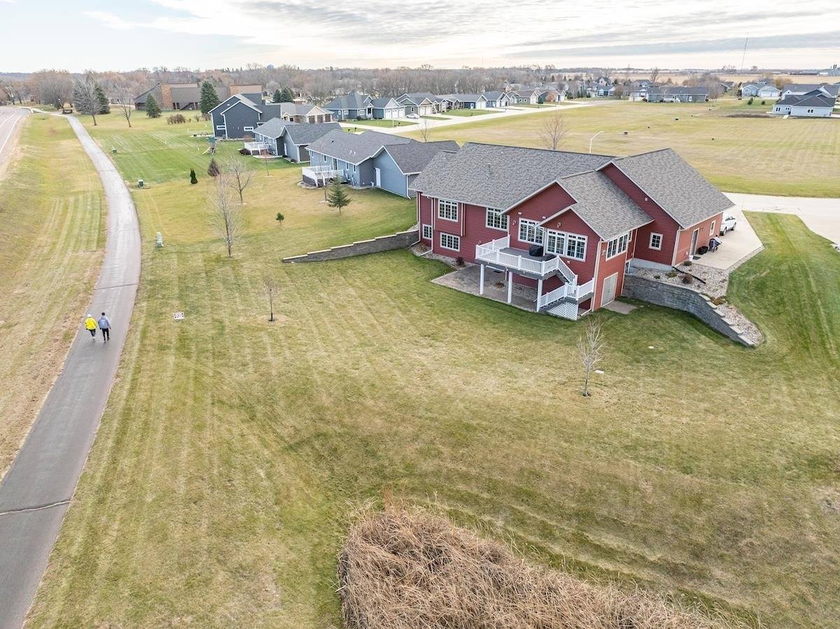 240 North Pond, Jackson, MN 56143