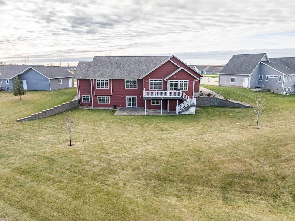 240 North Pond, Jackson, MN 56143