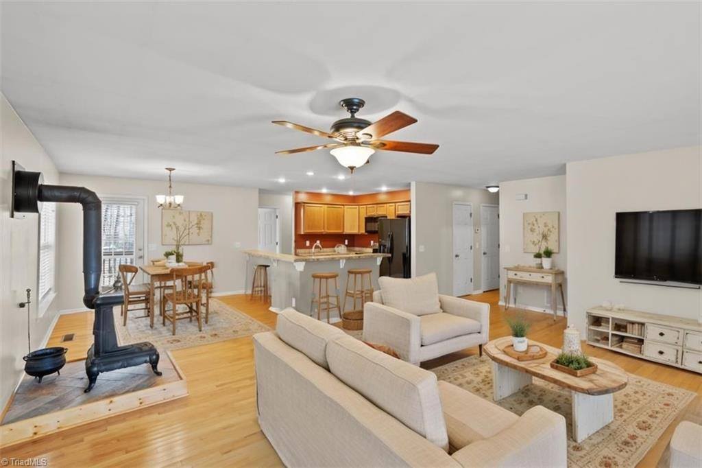 1405 Pratt Road, Pinnacle, NC 27043