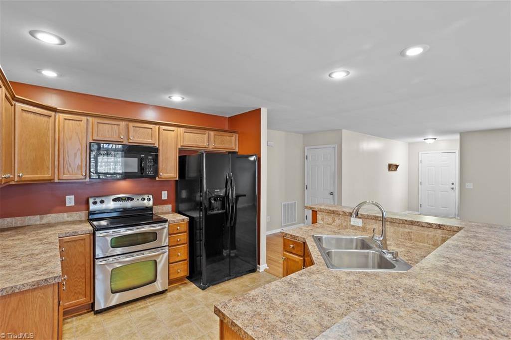 1405 Pratt Road, Pinnacle, NC 27043