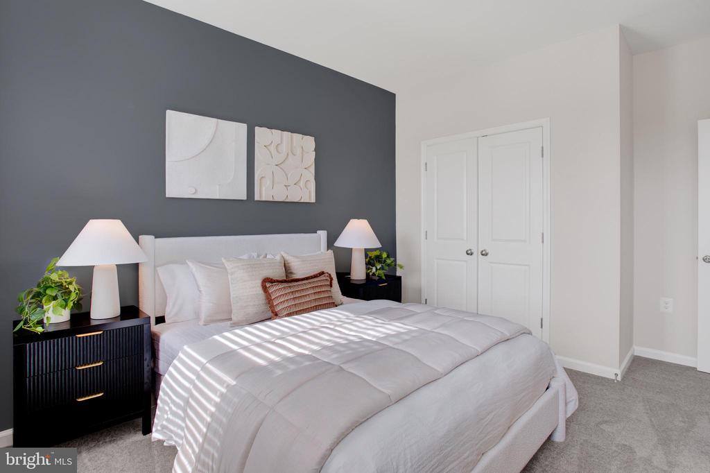 9666 Swallowtail Lane, Manassas, VA 20110