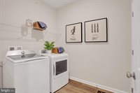 9666 Swallowtail Lane, Manassas, VA 20110