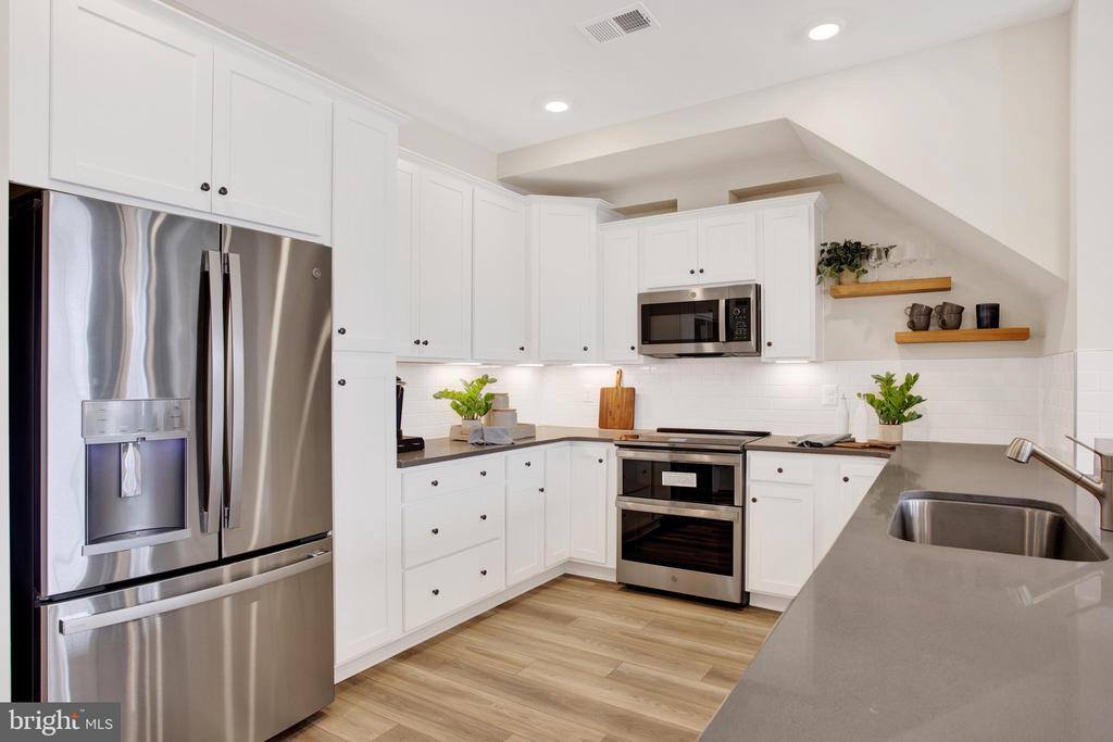 9664 Swallowtail Lane, Manassas, VA 20110