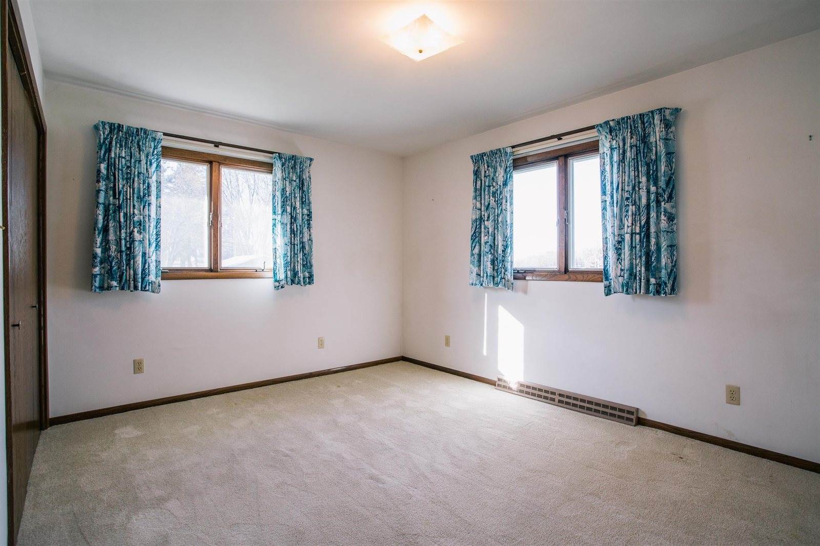 300 E Miller Street, Greenwood, WI 54437