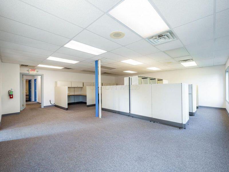 171 Green Meadows Drive South, Lewis Center, OH 43035