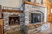 22622 Green Hills Road, Lebanon, MO 65536