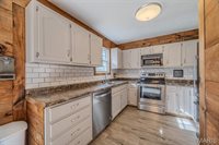 22622 Green Hills Road, Lebanon, MO 65536