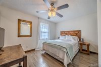 22622 Green Hills Road, Lebanon, MO 65536