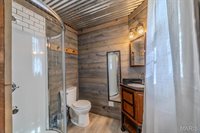 22622 Green Hills Road, Lebanon, MO 65536