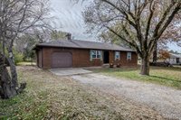 22622 Green Hills Road, Lebanon, MO 65536