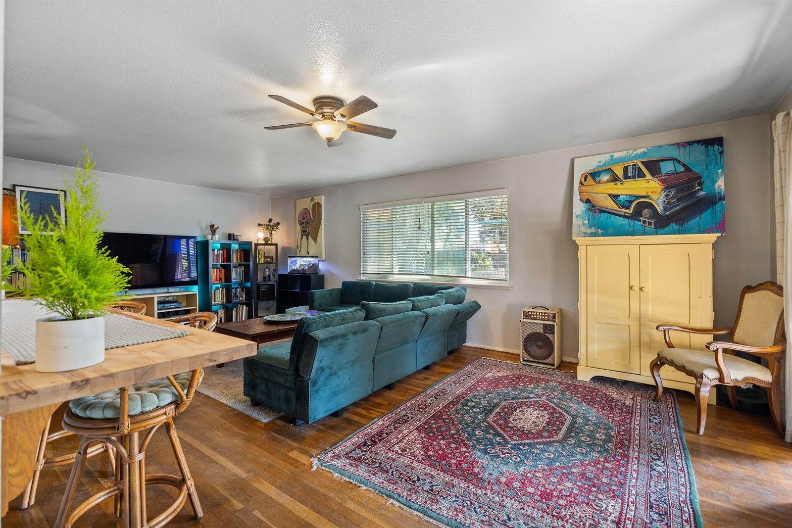 646 South Redwood Drive, Visalia, CA 93277