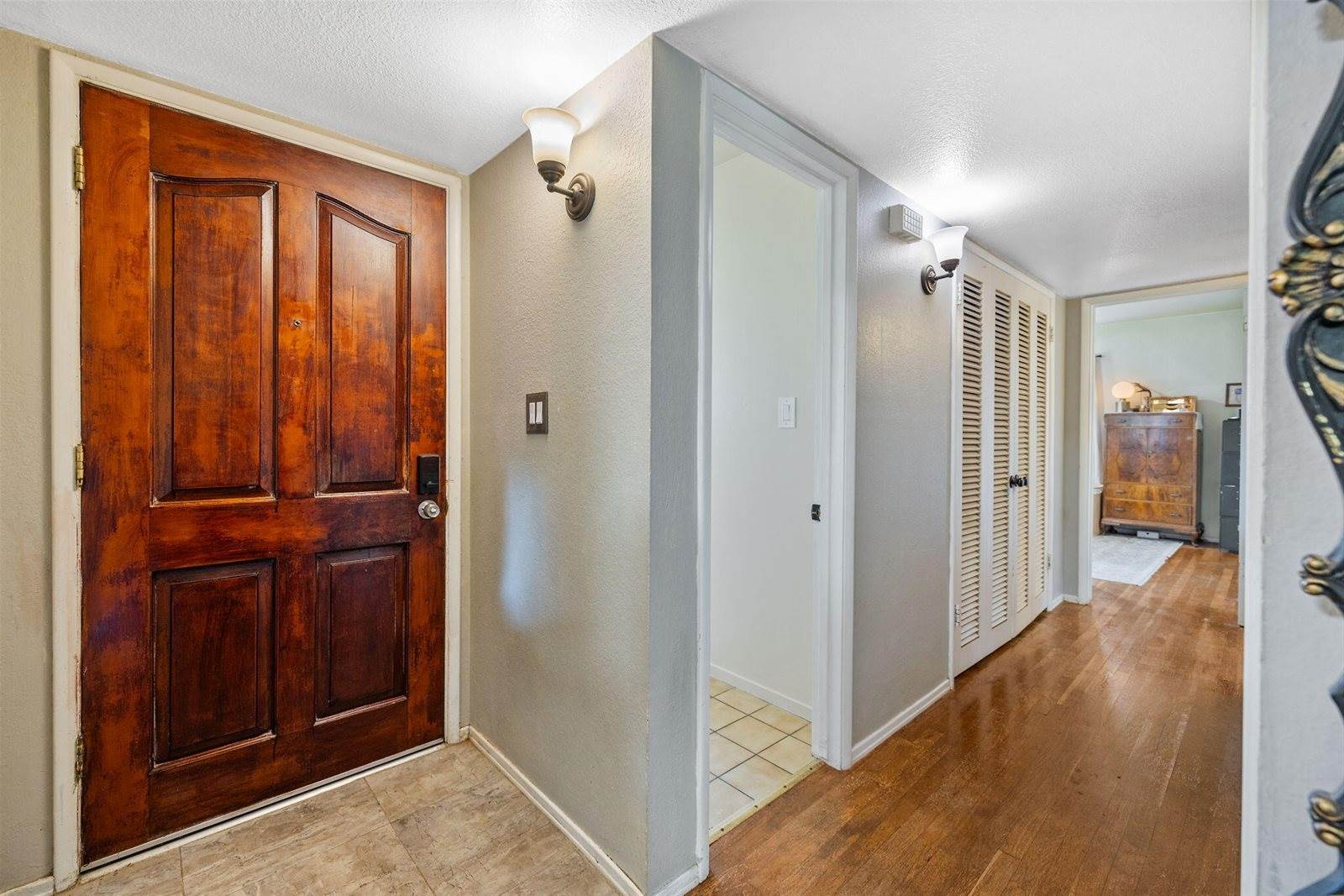 646 South Redwood Drive, Visalia, CA 93277