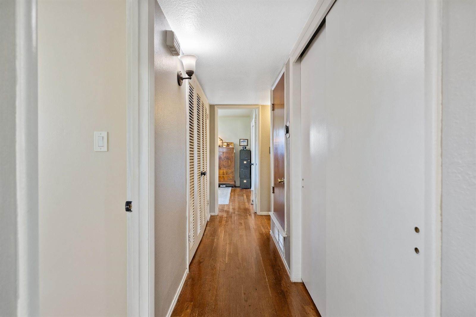 646 South Redwood Drive, Visalia, CA 93277