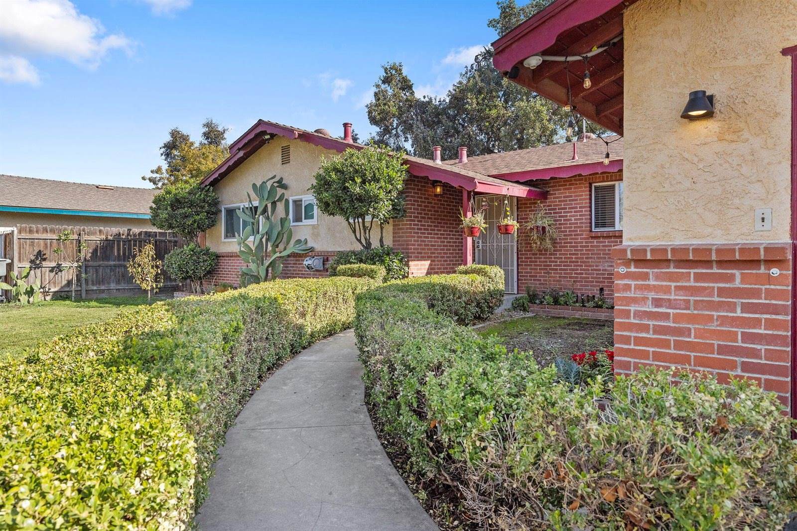 646 South Redwood Drive, Visalia, CA 93277