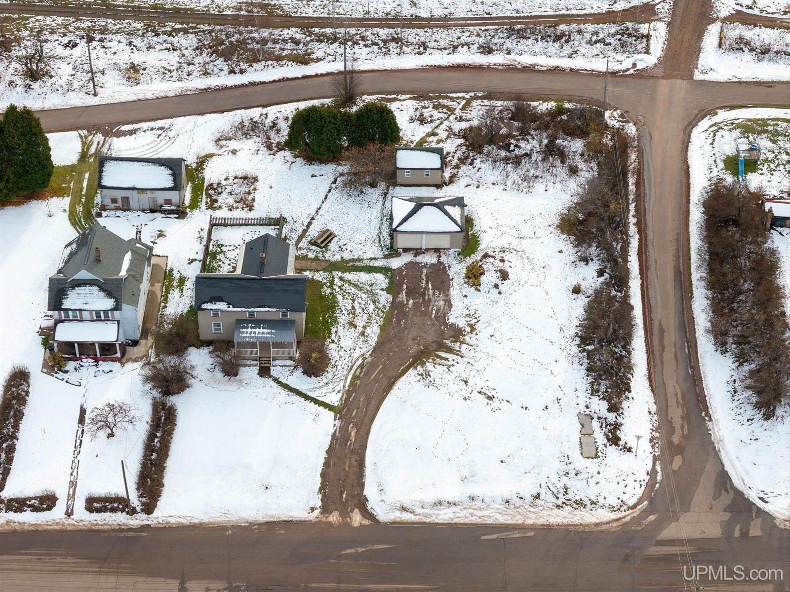 367 County Road, Negaunee, MI 49866