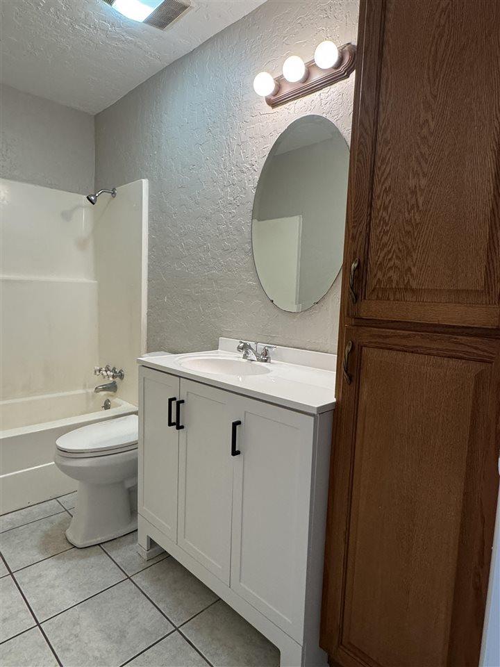 203 Maple St, Elgin, OK 73538