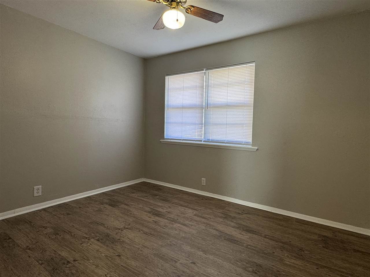 203 Maple St, Elgin, OK 73538