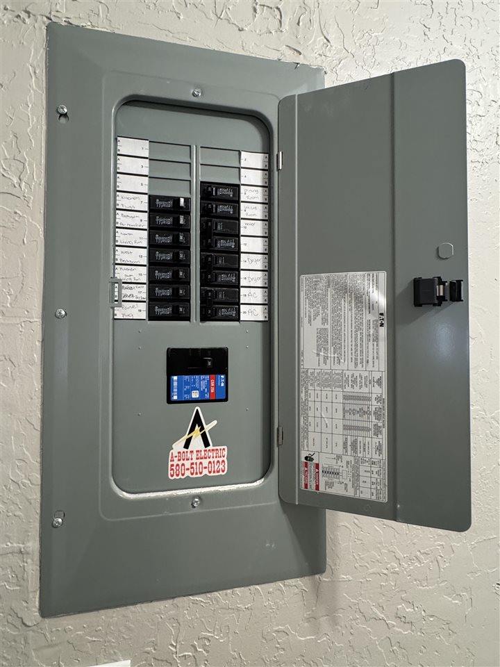 203 Maple St, Elgin, OK 73538