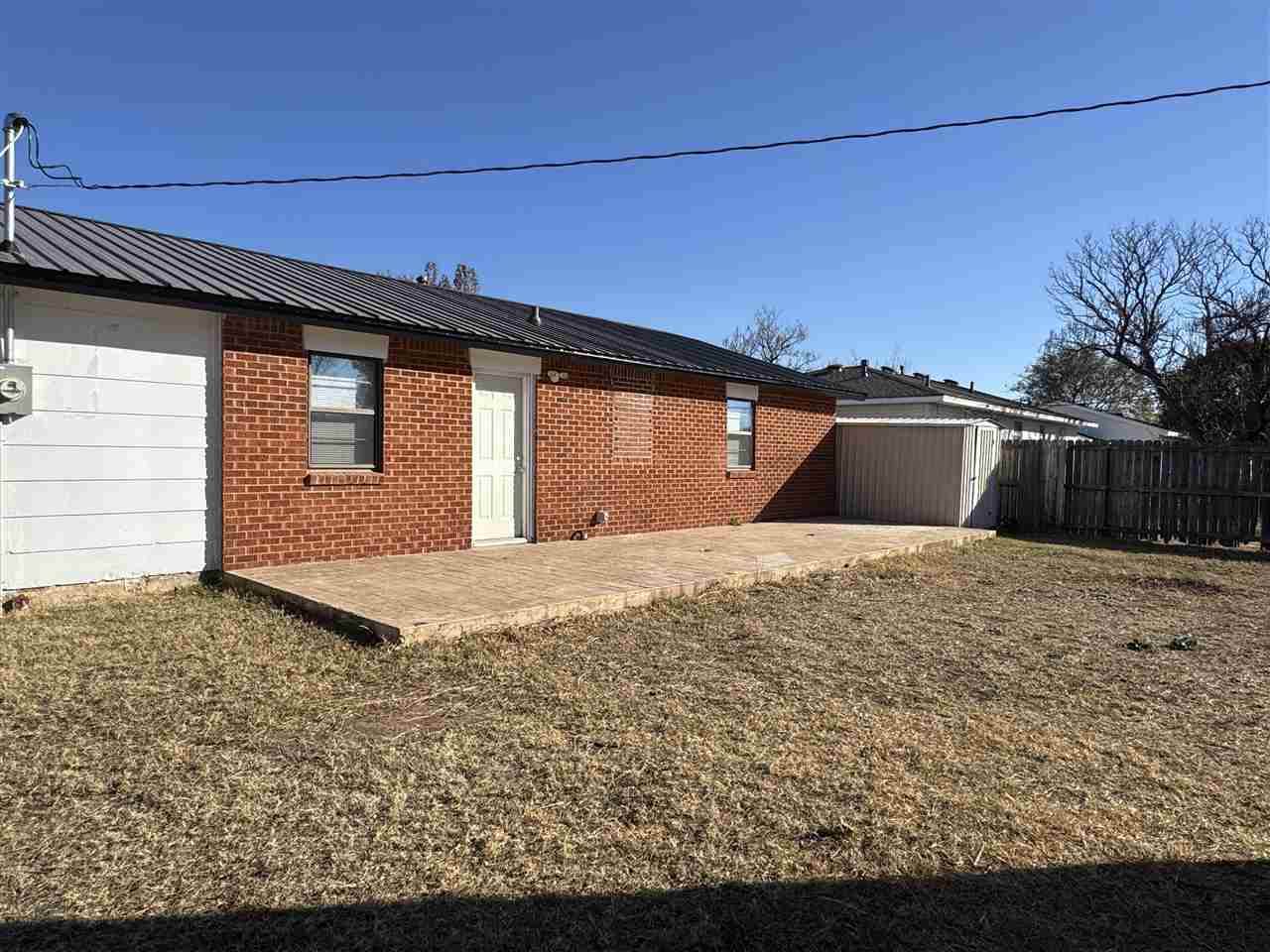 203 Maple St, Elgin, OK 73538