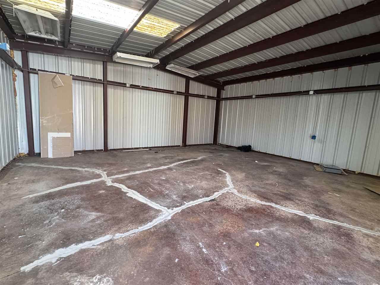 203 Maple St, Elgin, OK 73538