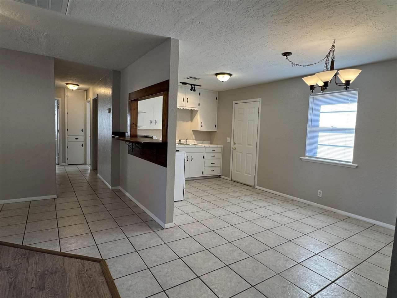 203 Maple St, Elgin, OK 73538