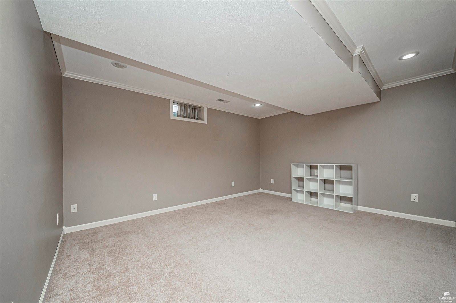 1311 Meadow Lane, Abilene, KS 67410