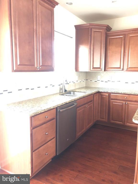 7242 Brinley Way, Hanover, MD 21076