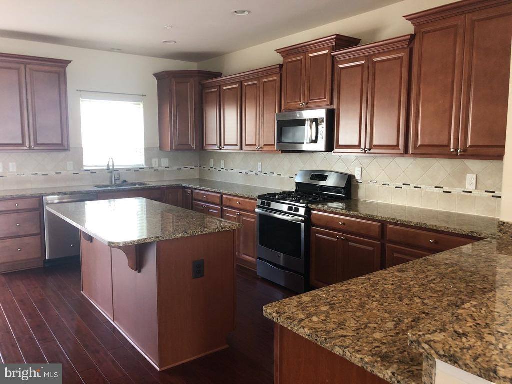 7242 Brinley Way, Hanover, MD 21076