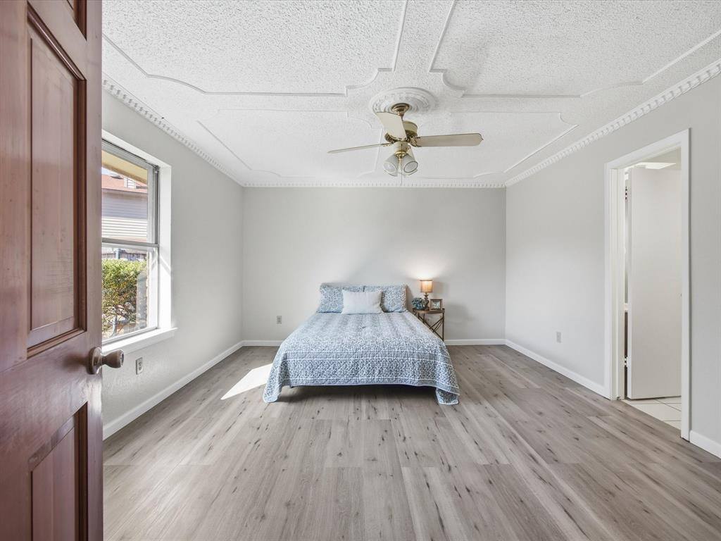 7124 Meadow Park North, North Richland Hills, TX 76180