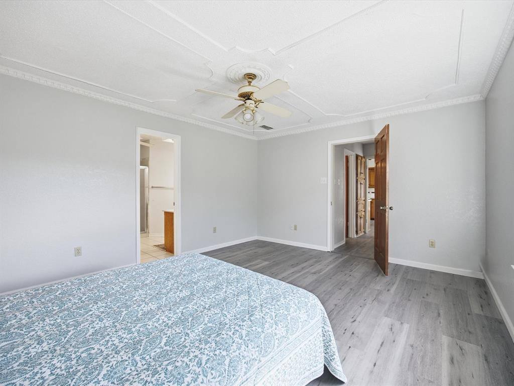 7124 Meadow Park North, North Richland Hills, TX 76180