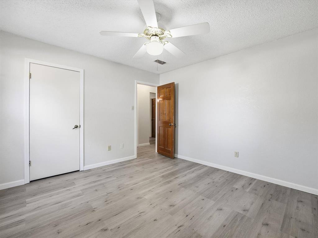 7124 Meadow Park North, North Richland Hills, TX 76180