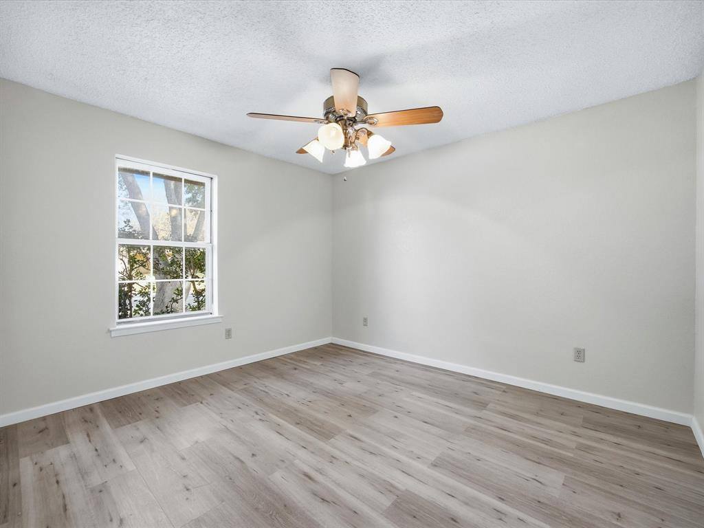 7124 Meadow Park North, North Richland Hills, TX 76180