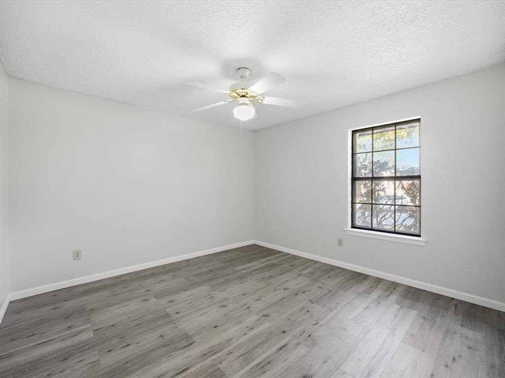 7124 Meadow Park North, North Richland Hills, TX 76180