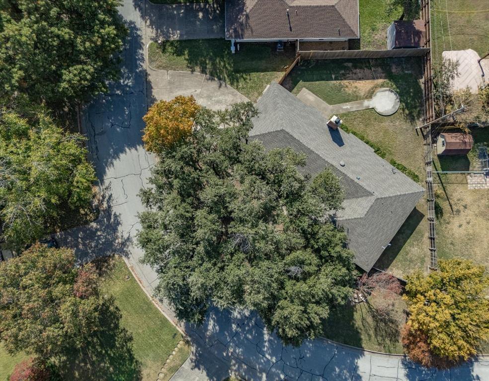 7124 Meadow Park North, North Richland Hills, TX 76180