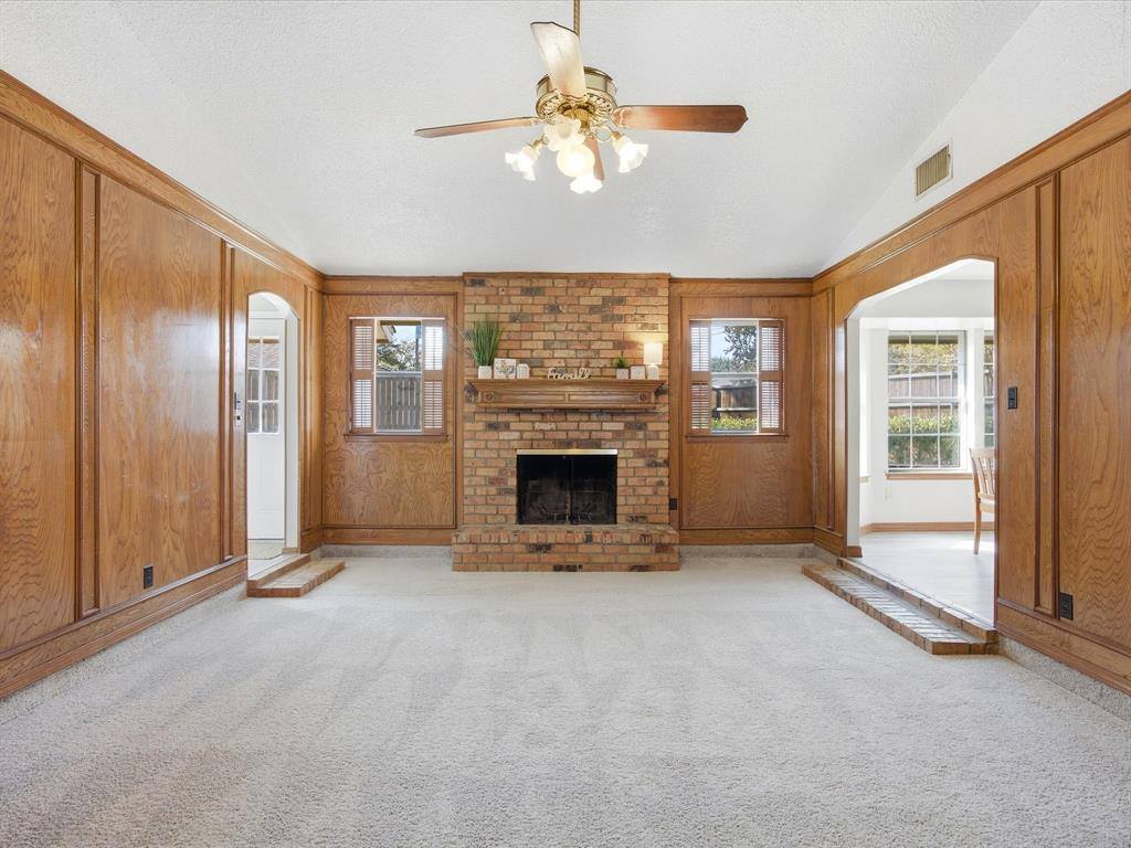 7124 Meadow Park North, North Richland Hills, TX 76180