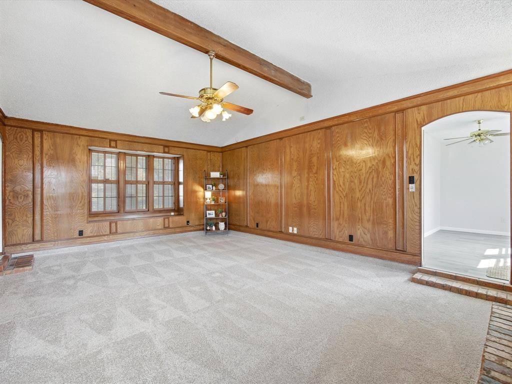 7124 Meadow Park North, North Richland Hills, TX 76180