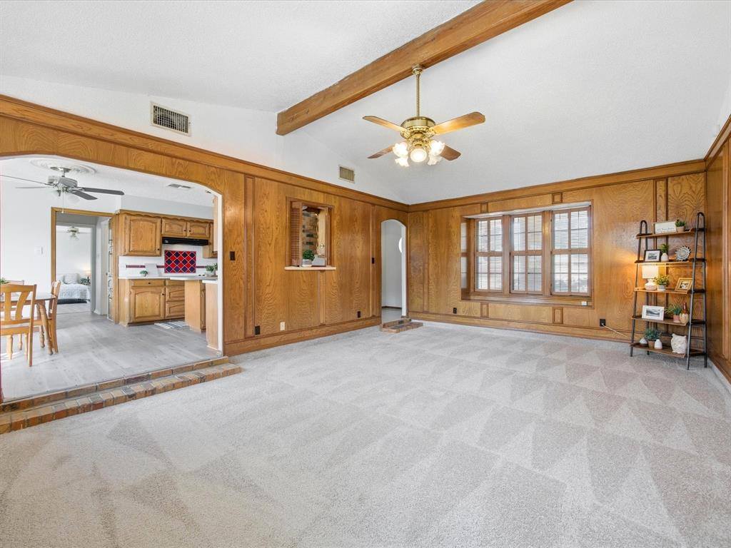 7124 Meadow Park North, North Richland Hills, TX 76180