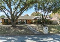 7124 Meadow Park North, North Richland Hills, TX 76180