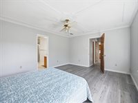 7124 Meadow Park North, North Richland Hills, TX 76180