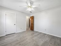 7124 Meadow Park North, North Richland Hills, TX 76180