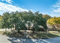 7124 Meadow Park North, North Richland Hills, TX 76180