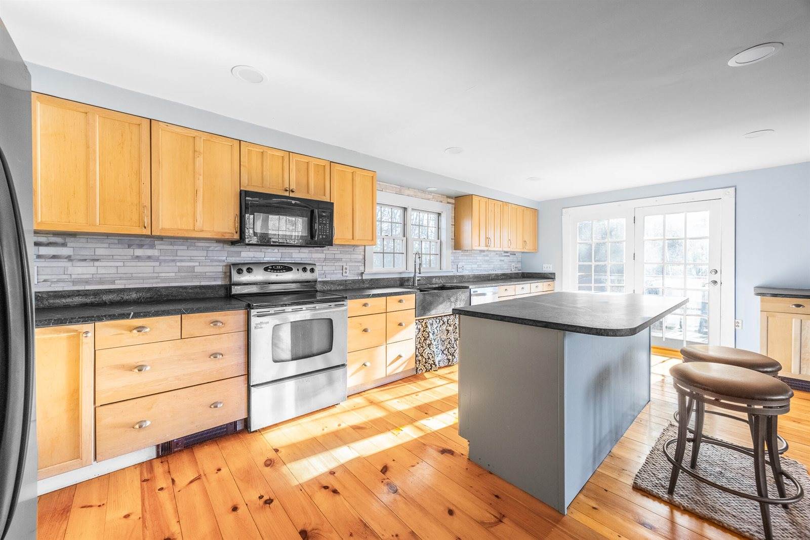 31 Hillcrest Drive, Hermon, ME 04401