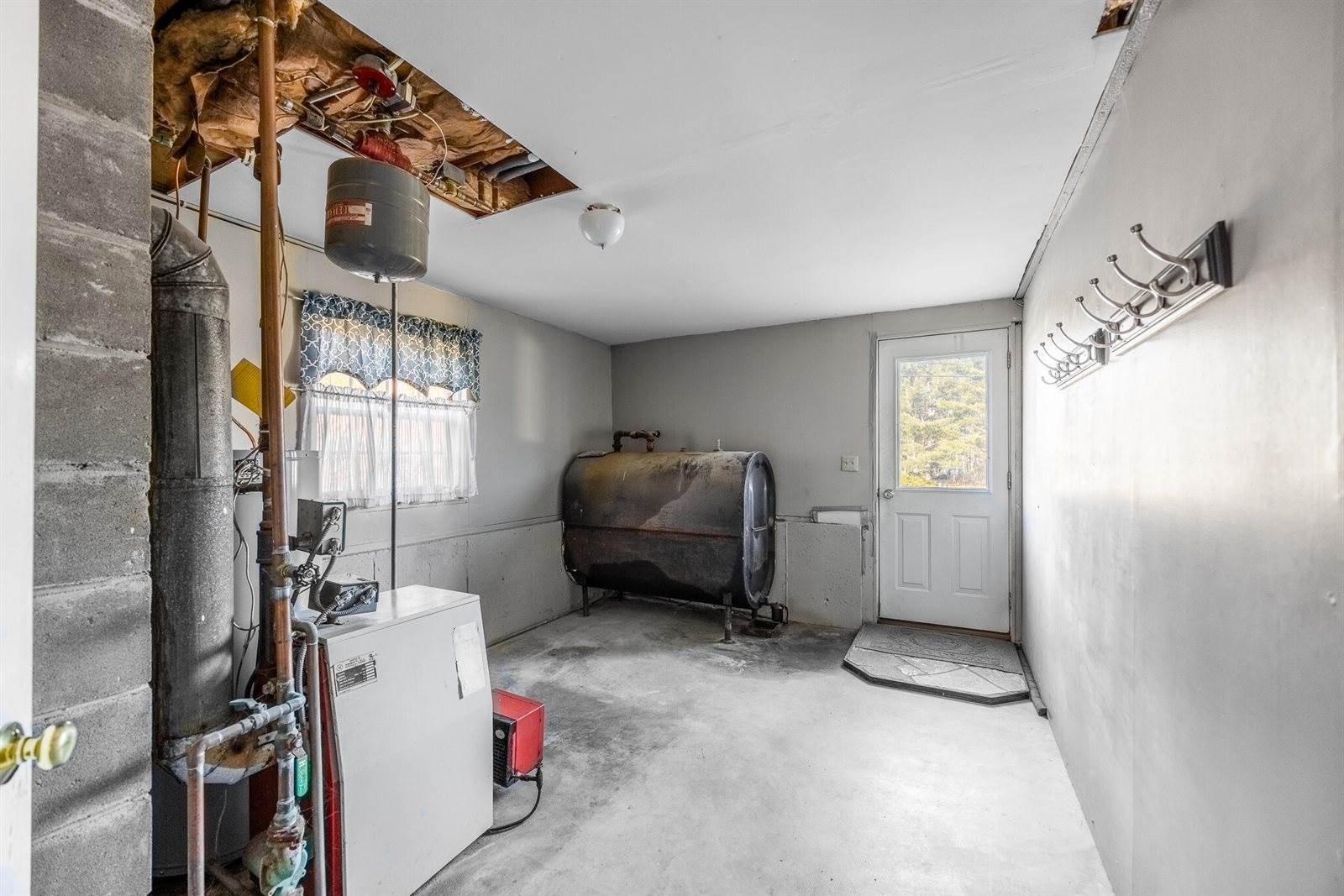 31 Hillcrest Drive, Hermon, ME 04401