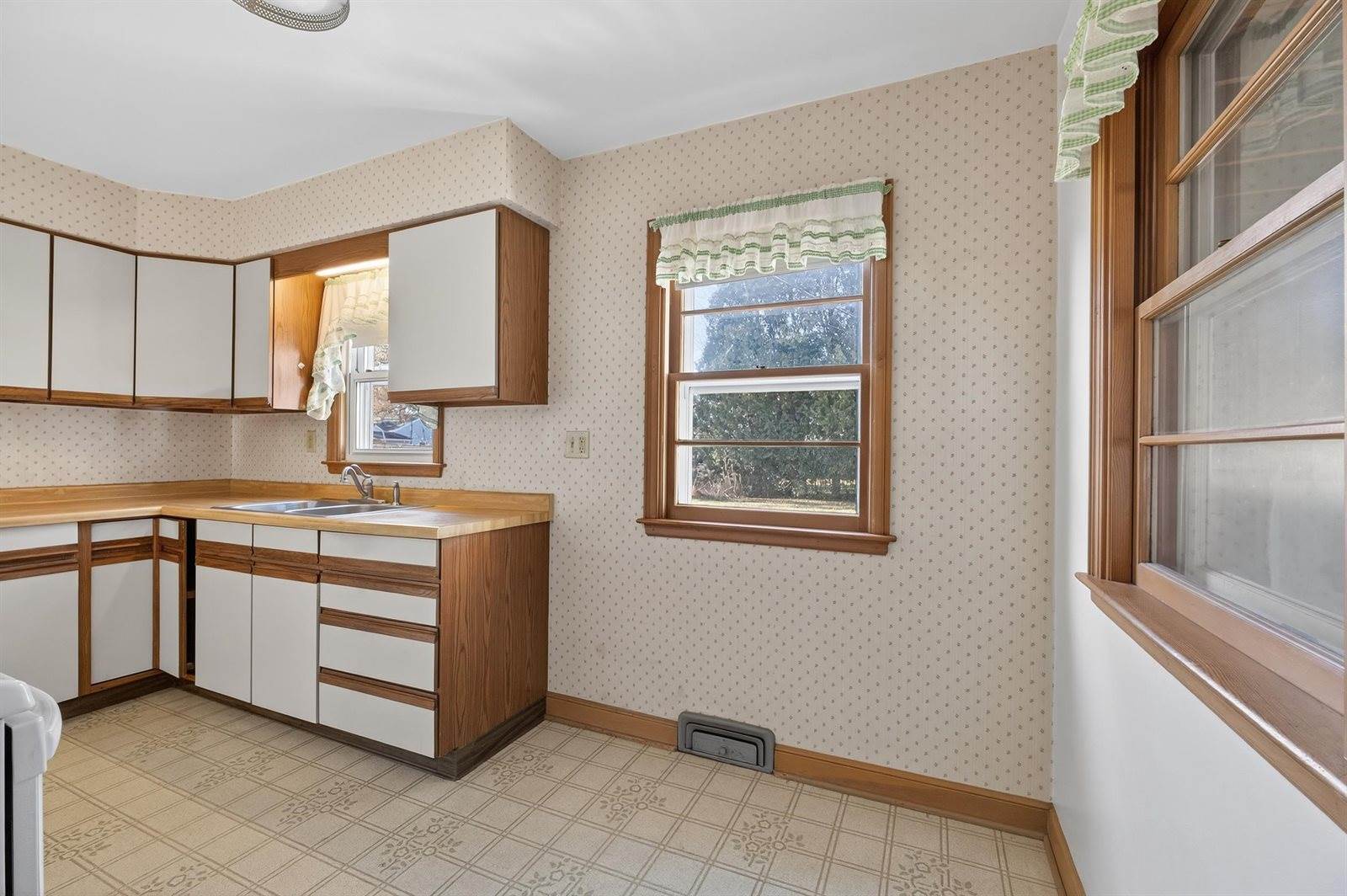 1751 Smith Street, Wisconsin Rapids, WI 54494