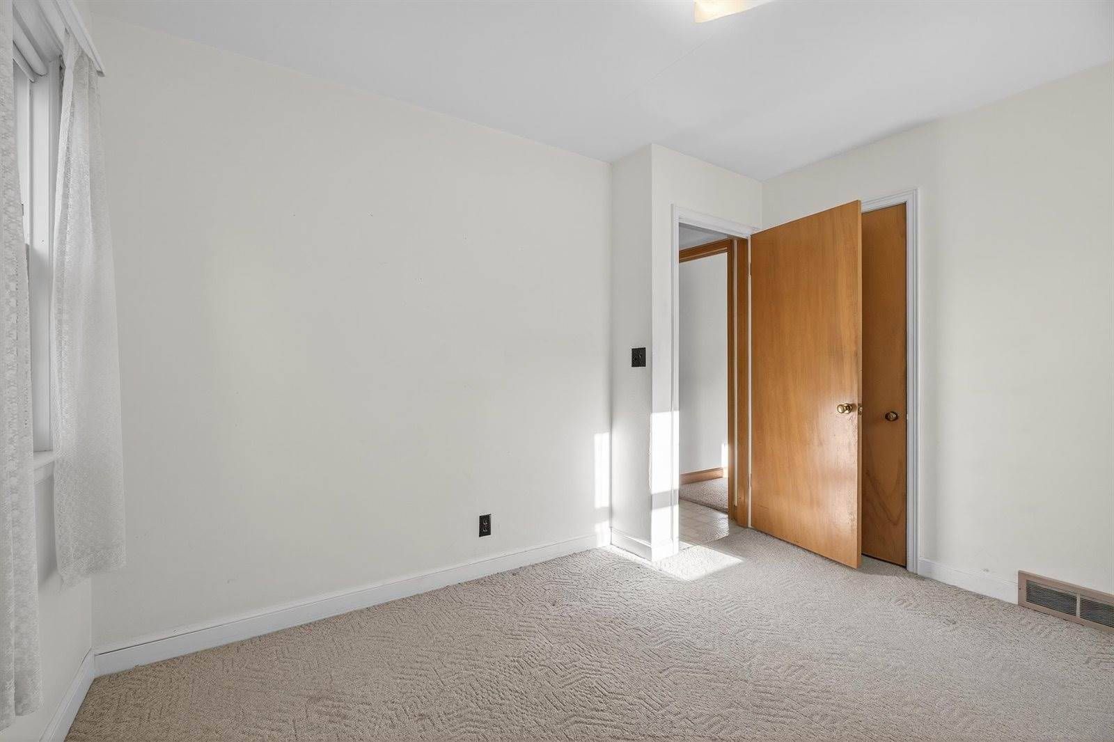 1751 Smith Street, Wisconsin Rapids, WI 54494