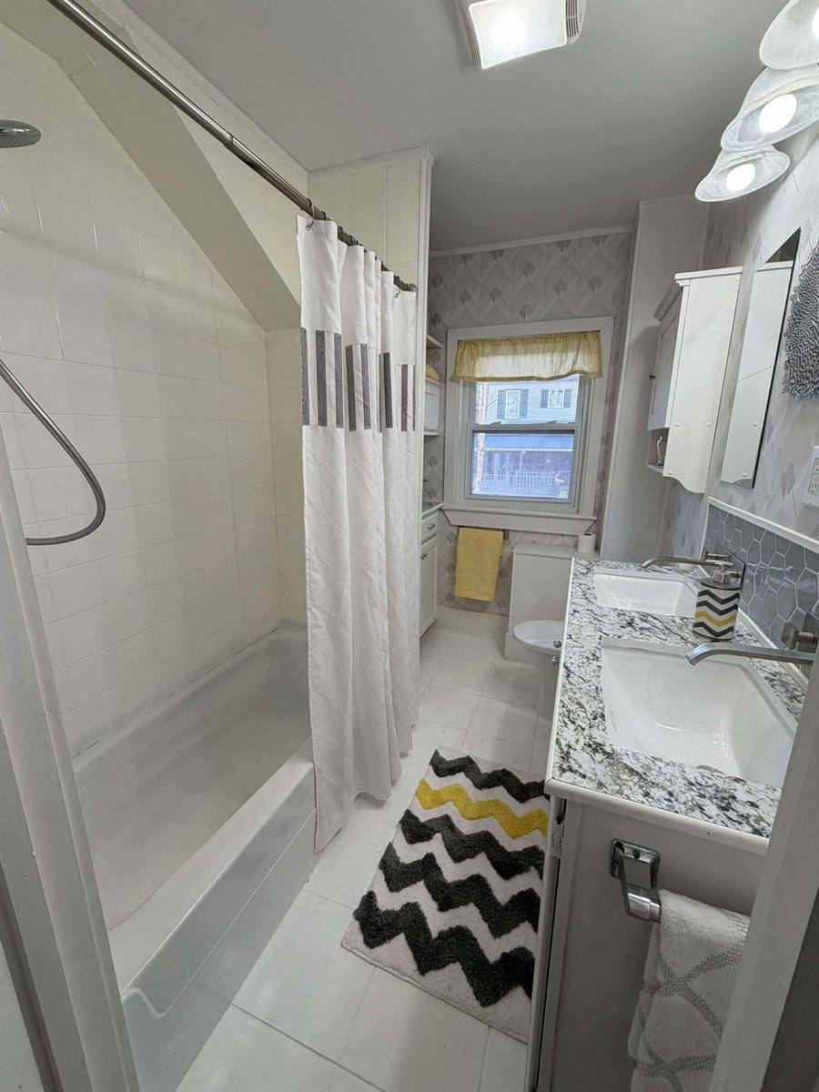 4 Lancaster Avenue, Guilford, ME 04443